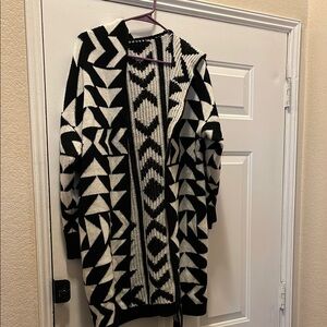 Black & White Geometric Open-Front Women's Sweater Cardigan